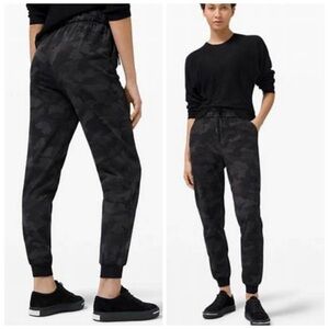 Women's stretch high rise Black Camo Jogger Pants lululemon W20 new full length